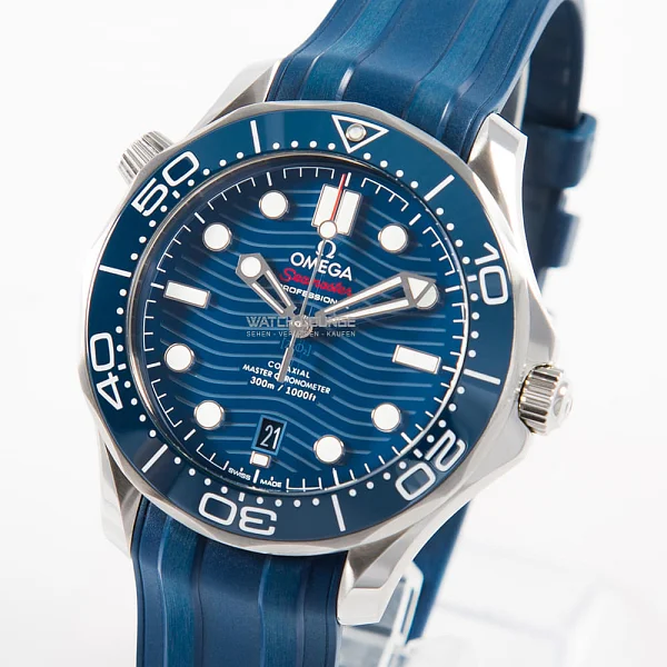 06855_watchlounge_lo_1.jpg