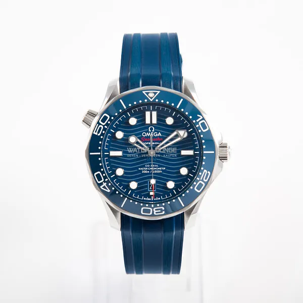 06857_watchlounge_lo_1.jpg