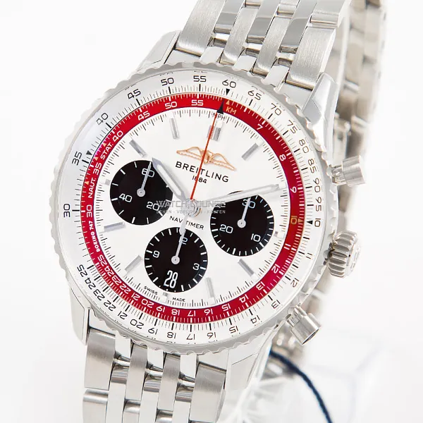 06890_watchlounge_lo_1.jpg