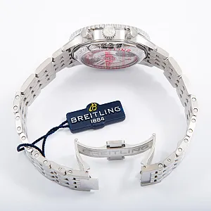 06898_watchlounge_lo.jpg