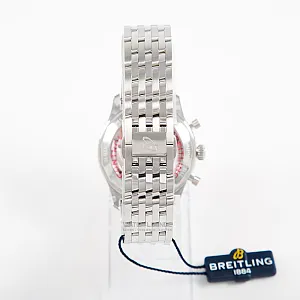 06899_watchlounge_lo.jpg