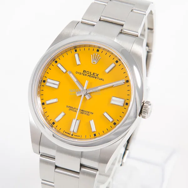 06931_watchlounge_lo_1.jpg