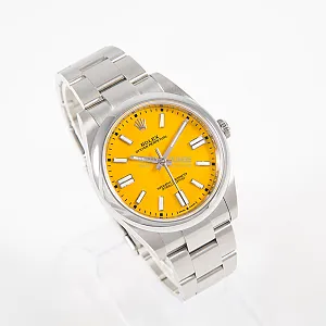06934_watchlounge_lo.jpg