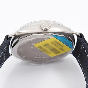 06957_watchlounge_lo.jpg