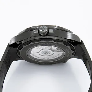 06990_watchlounge_lo.jpg
