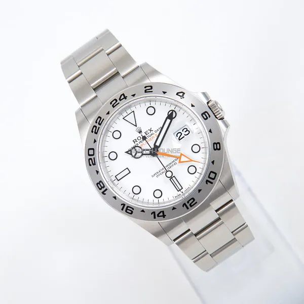 07012_watchlounge_lo_1.jpg