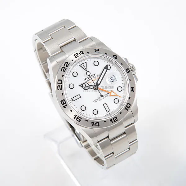 07014_watchlounge_lo_1.jpg
