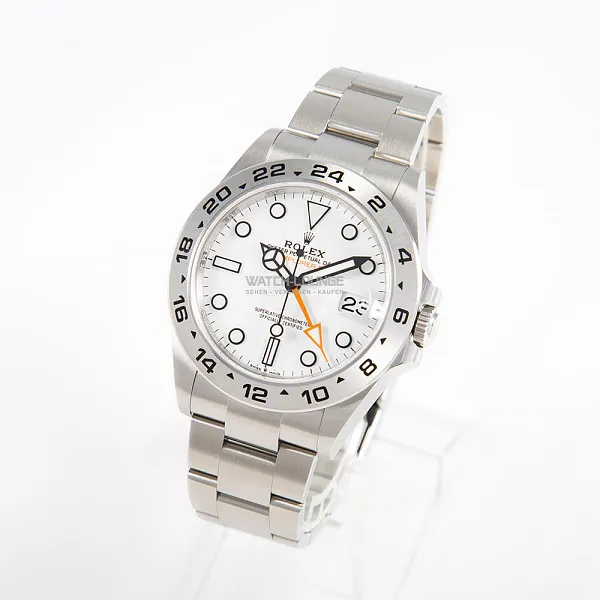 07015_watchlounge_lo_1.jpg