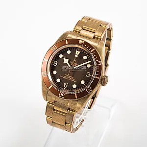07038_watchlounge_lo.jpg