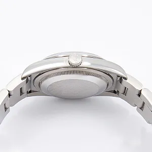 07104_watchlounge_lo.jpg