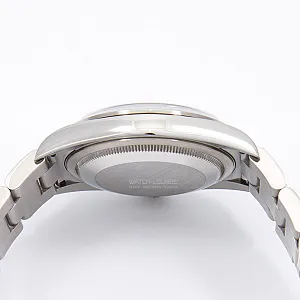 07105_watchlounge_lo.jpg