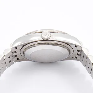 07161_watchlounge.jpg