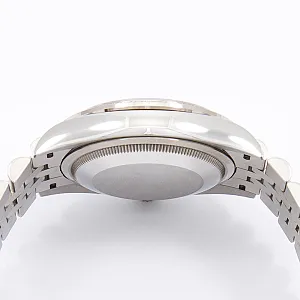 07162_watchlounge.jpg
