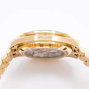 07172_watchlounge_lo.jpg