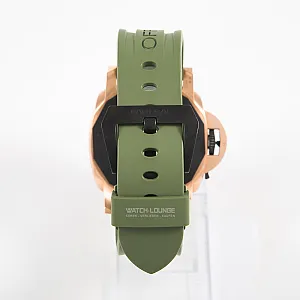 07212_watchlounge_lo.jpg