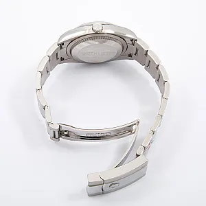07267_watchlounge_lo.jpg