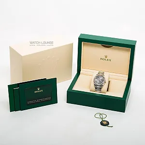 07269_watchlounge_lo.jpg