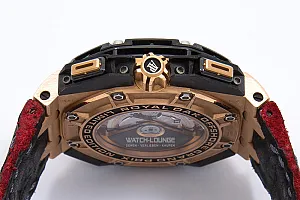 07286_watchlounge_lo.jpg