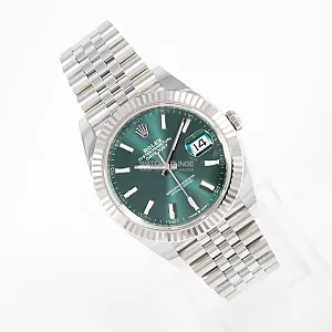 07296_watchlounge_lo.jpg