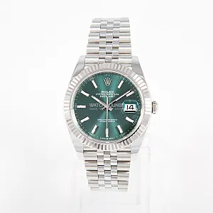 07297_watchlounge_lo.jpg