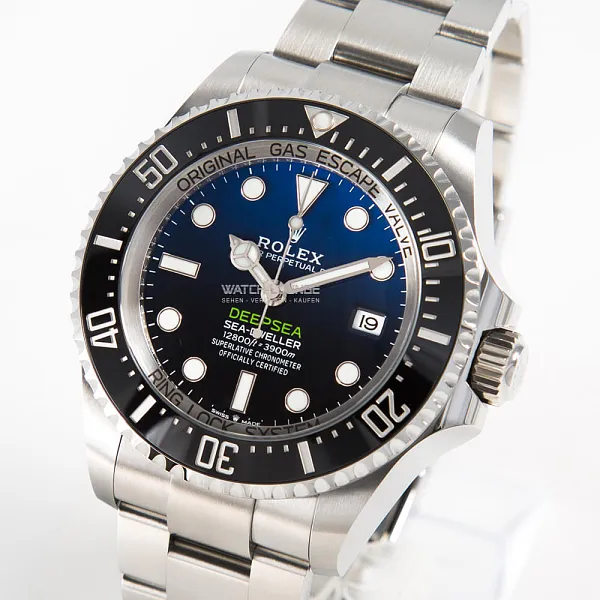 07327_watchlounge_lo_1.jpg