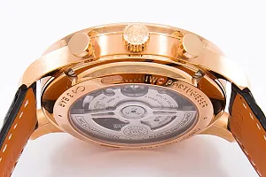 07429_watchlounge_lo.jpg