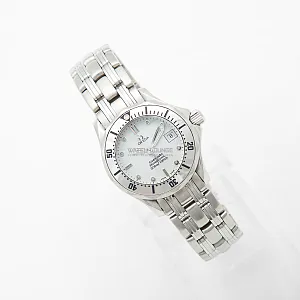 07447_watchlounge_lo.jpg
