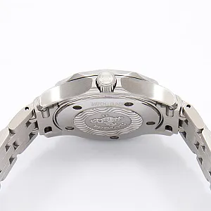 07452_watchlounge_lo.jpg