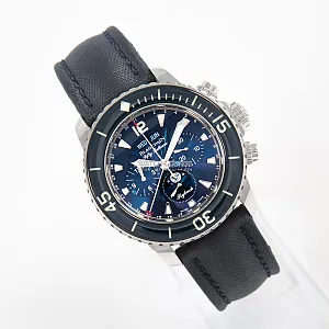 07477_watchlounge_lo.jpg