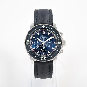 07478_watchlounge_lo.jpg