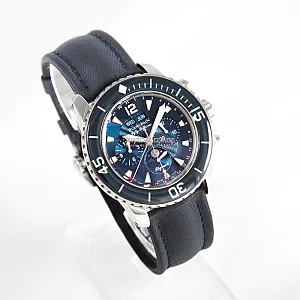 07479_watchlounge_lo.jpg