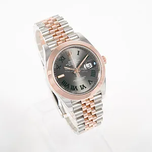 07577_watchlounge_lo.jpg