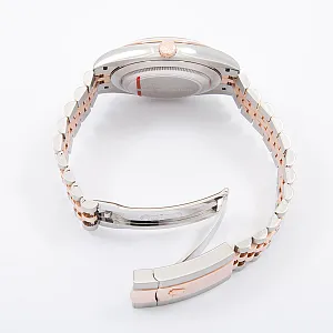 07581_watchlounge_lo.jpg