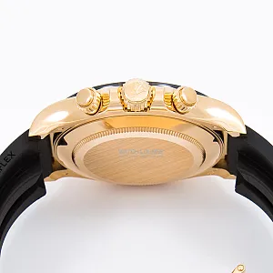 07638_watchlounge_lo.jpg