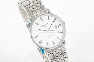07758_watchlounge_l49104116_lo.jpg