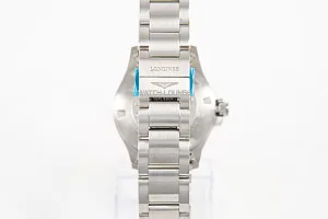 08090_watchlounge_l33164886_lo.jpg