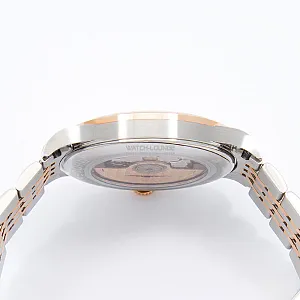 08200_watchlounge_l28205727_lo.jpg