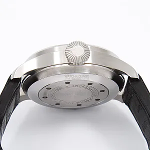 08267_watchlounge_lo.jpg