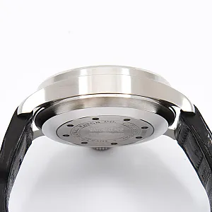 08268_watchlounge_lo.jpg