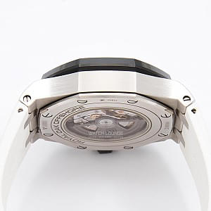 08278_watchlounge_lo.jpg
