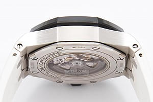 08278_watchlounge_lo.jpg