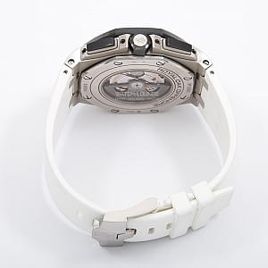08280_watchlounge_lo.jpg