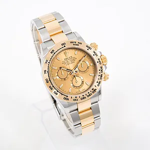 08309_watchlounge.jpg