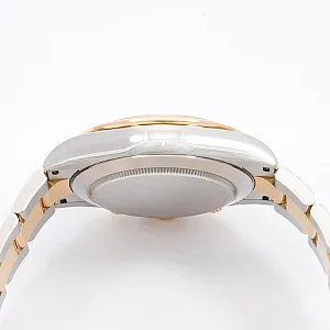 08312_watchlounge.jpg