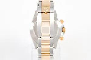 08314_watchlounge.jpg