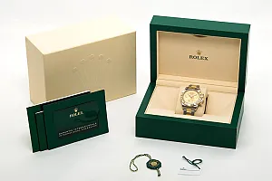 08315_watchlounge.jpg