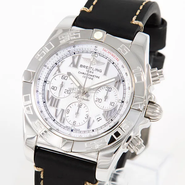 08328_watchlounge_lo_1.jpg