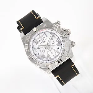 08329_watchlounge_lo.jpg