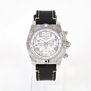 08330_watchlounge_lo.jpg