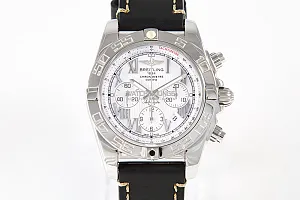 08330_watchlounge_lo.jpg
